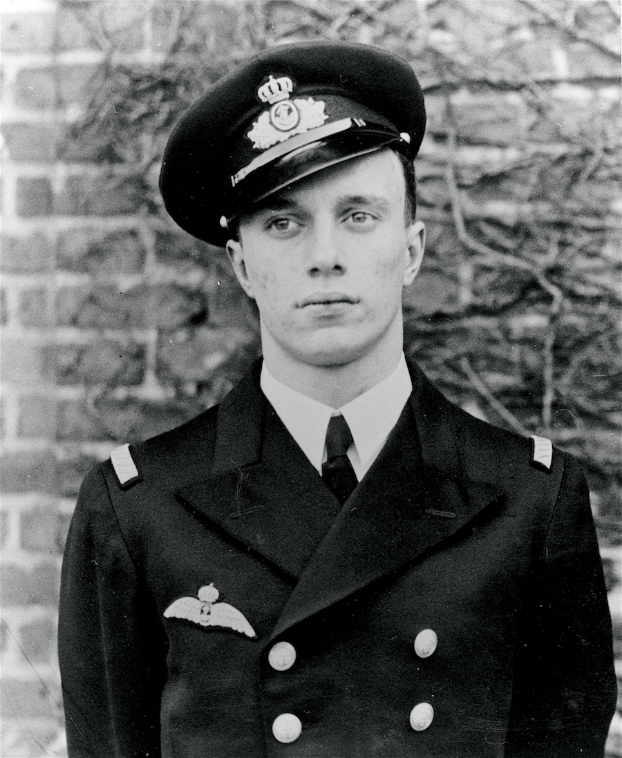 Helvard in his navy uniform before the war. © Museum of Danish Resistance