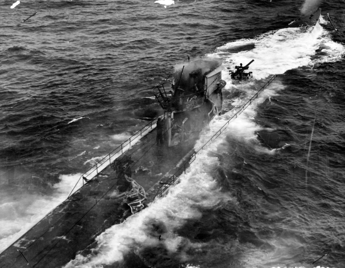 Sinking of German submarine U-175, April 1943. The submarine was sunk off south-west of Ireland by USCGC Spencer (WPG-36) on April 17, 1943. (National Archives, 2017/09/05)